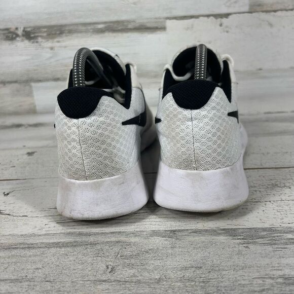 Nike Womens Tanjun Lace Up Running Athletic Sneakers White‎ Size 8.5 - Picture 3 of 9